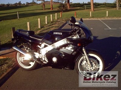 1992 Yamaha FZR 600 photo